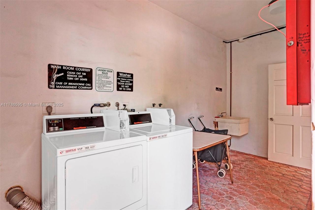 2500 NE 9th St, Unit 111, Fort Lauderdale, FL 33304 Photo