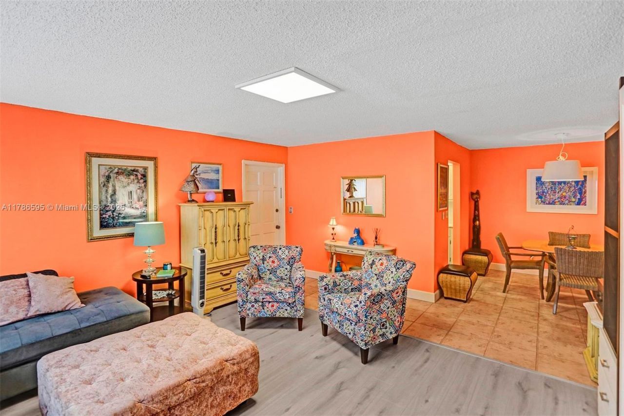 2500 NE 9th St, Unit 111, Fort Lauderdale, FL 33304 Photo