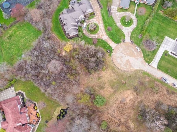 Carlton Court, Unit SL 3, Pepper Pike, OH 44124