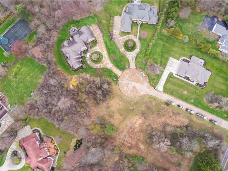 Carlton Court, Unit SL 3, Pepper Pike, OH 44124 Photo 3