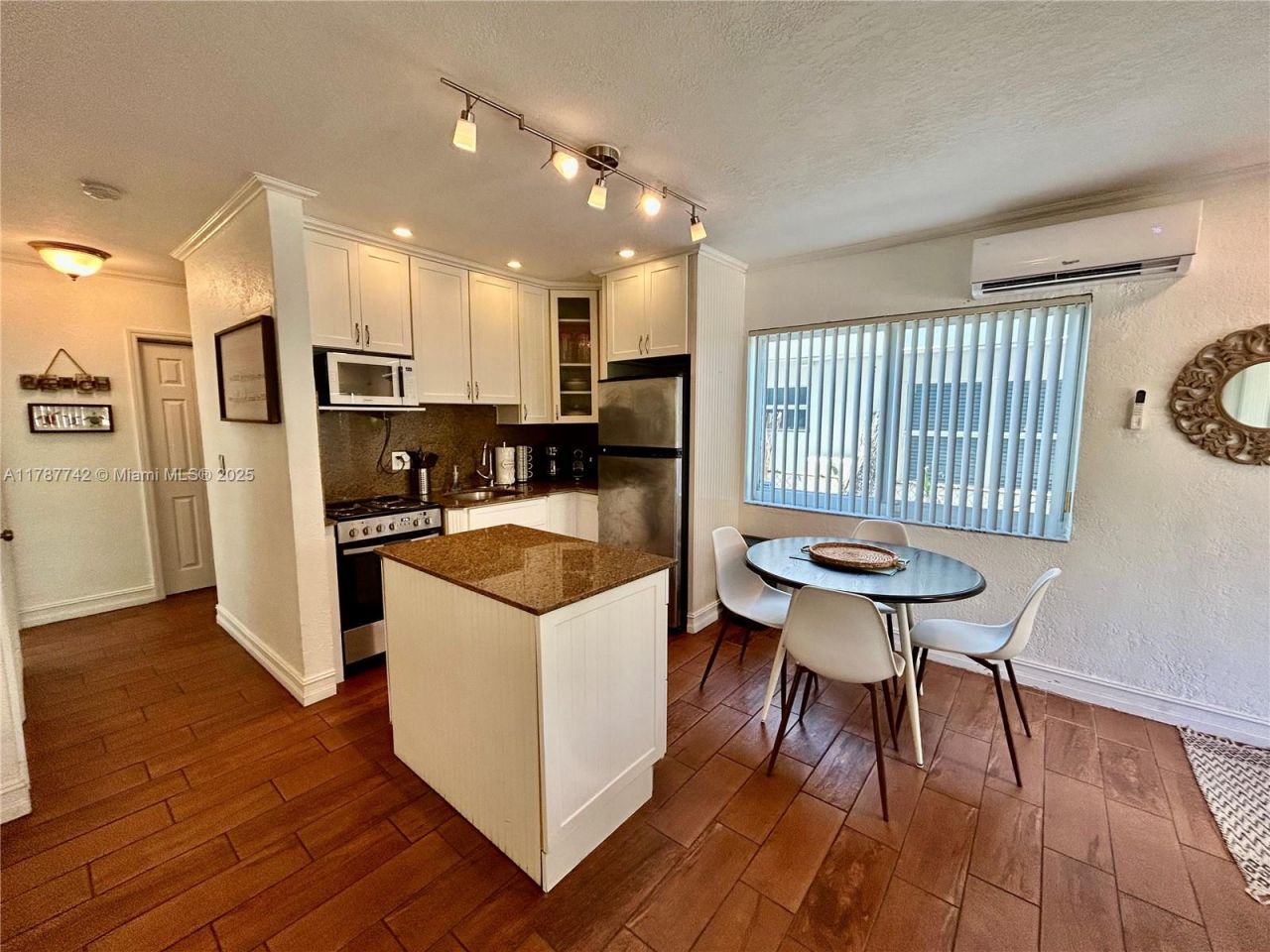 316 Walnut, Unit 1, Hollywood, FL 33019 Photo