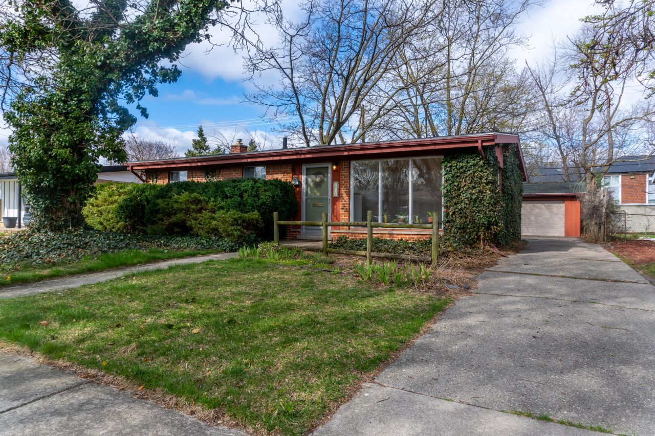 8537 Mercedes, Dearborn Heights, MI 48127 Main Photo