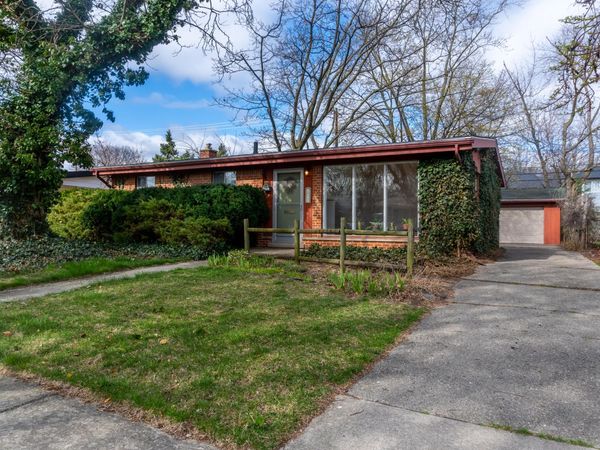 8537 Mercedes, Dearborn Heights, MI 48127