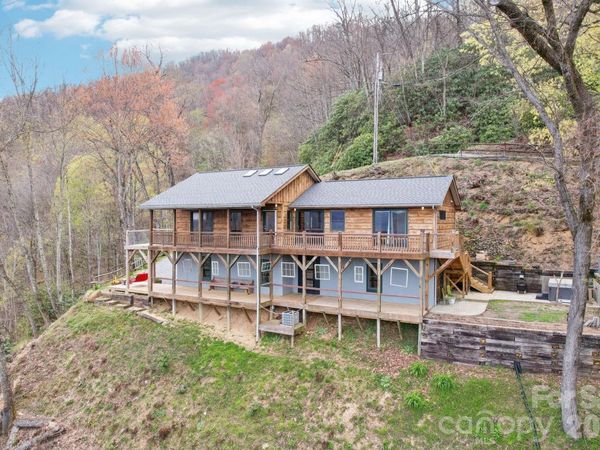 1426 Setzer Cove Road, Maggie Valley, NC 28751