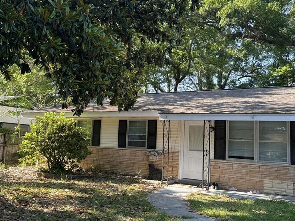 229 Woodland Circle, Ocean Springs, MS 39564