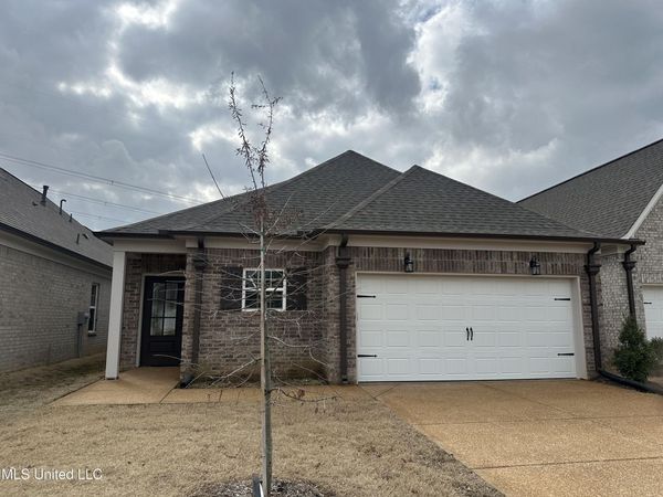 327 Flower Garden Drive, Southaven, MS 38671