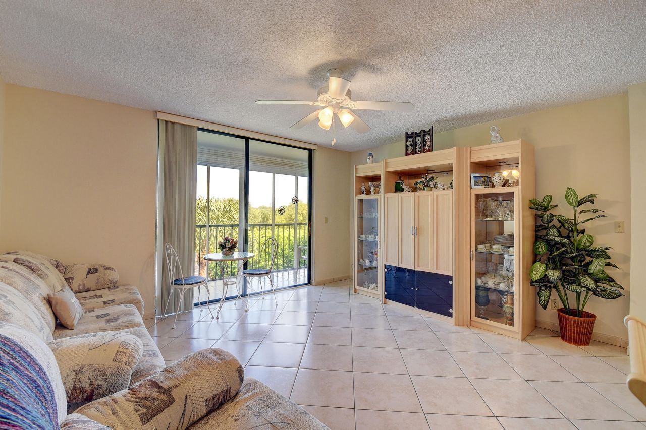 5370 Las Verdes Circle, Unit 324, Delray Beach, FL 33484 Photo