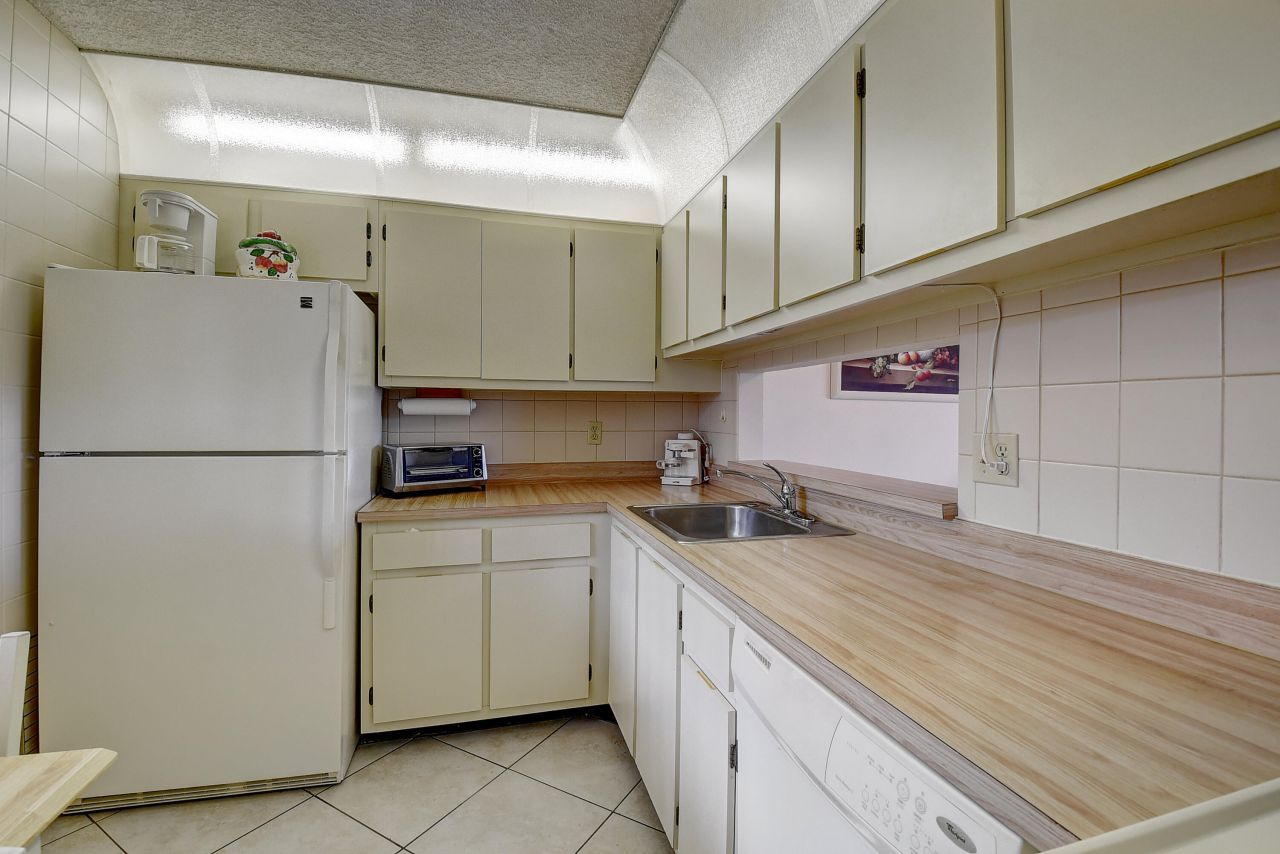 5370 Las Verdes Circle, Unit 324, Delray Beach, FL 33484 Photo