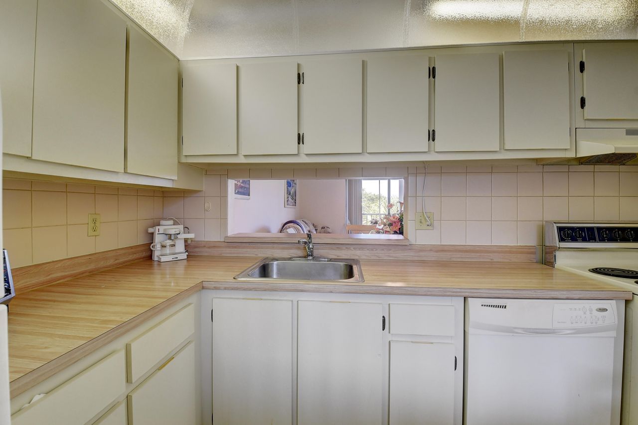 5370 Las Verdes Circle, Unit 324, Delray Beach, FL 33484 Photo