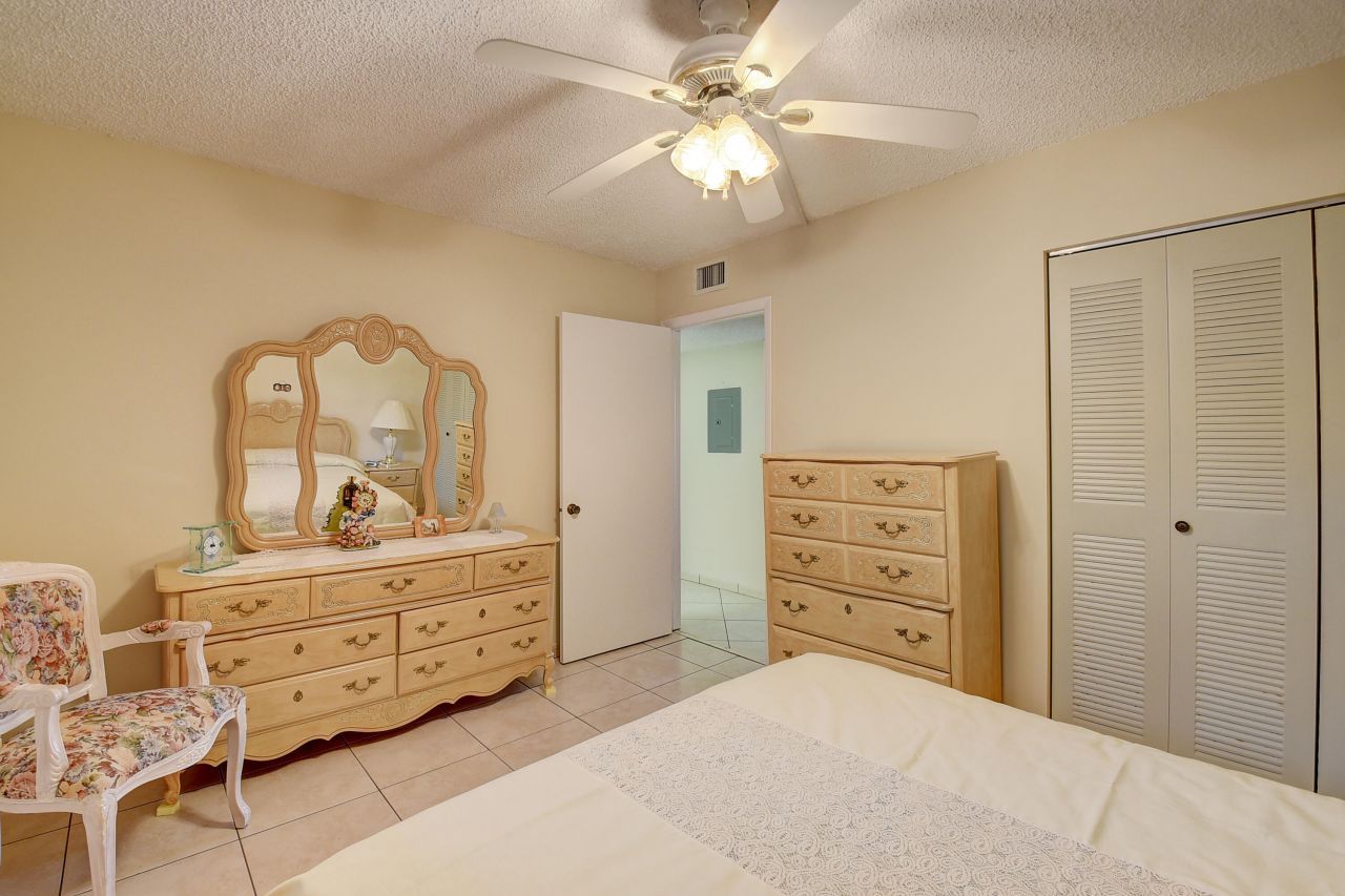 5370 Las Verdes Circle, Unit 324, Delray Beach, FL 33484 Photo