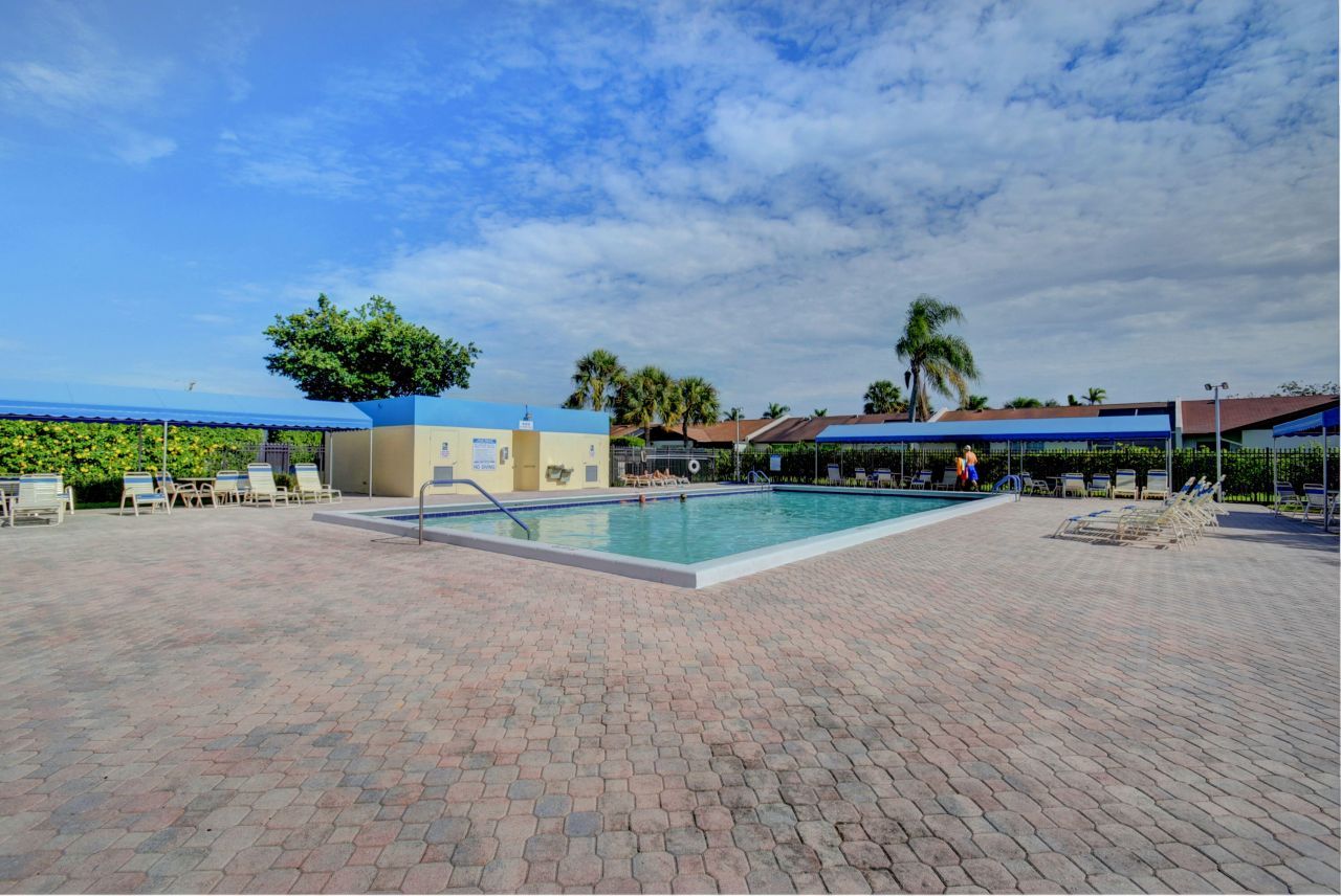 5370 Las Verdes Circle, Unit 324, Delray Beach, FL 33484 Photo