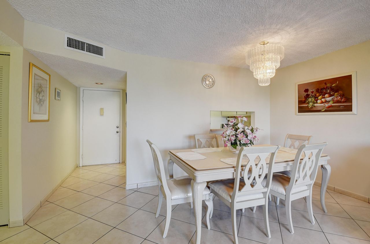 5370 Las Verdes Circle, Unit 324, Delray Beach, FL 33484 Photo