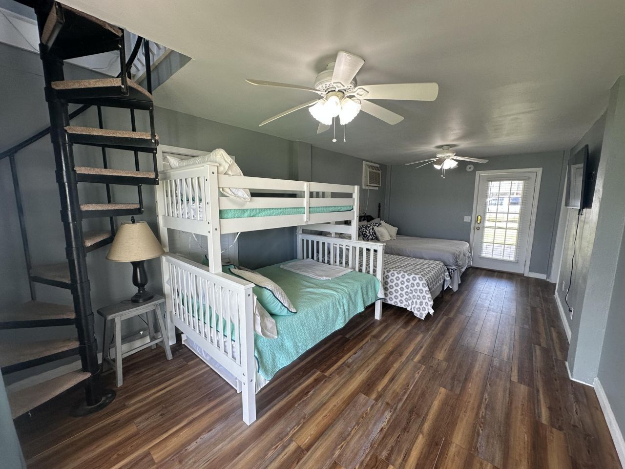 1049 Island Court Photo 11