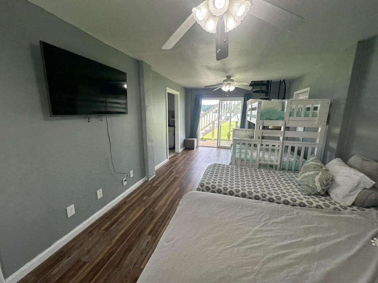 1049 Island Court Photo 12