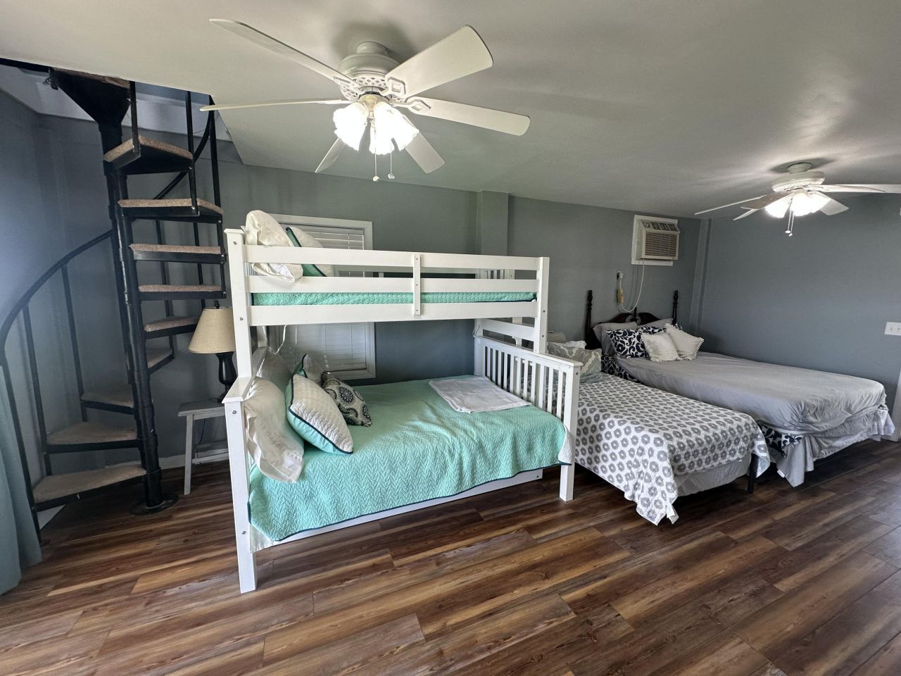 1049 Island Court Photo 15