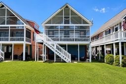 1049 Island Court photo 4
