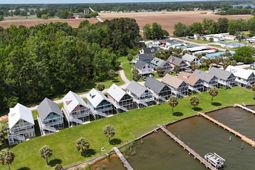 1049 Island Court photo 4