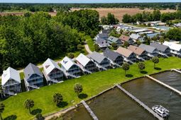 1049 Island Court photo 4