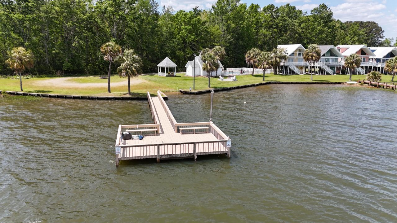 1049 Island Court Photo 7