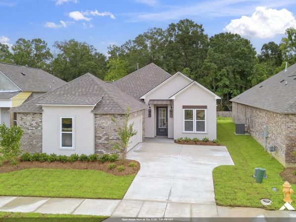 6831 Garden Hill Dr, Baton Rouge, LA 70817