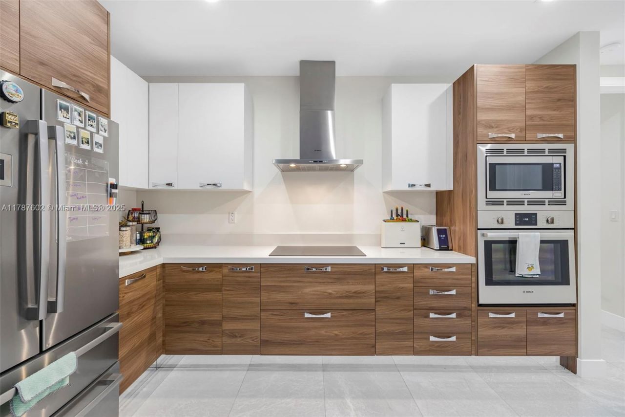 718 Valencia Ave, Unit 206, Coral Gables, FL 33134 Photo