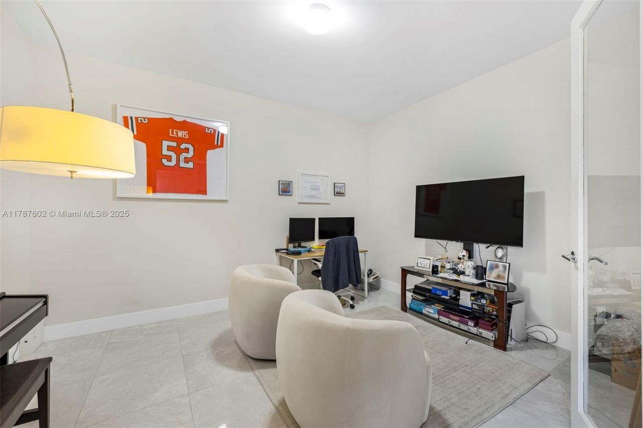 718 Valencia Ave, Unit 206, Coral Gables, FL 33134 Photo