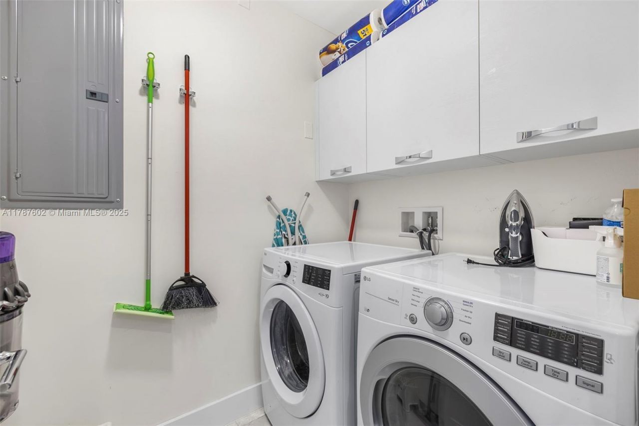 718 Valencia Ave, Unit 206, Coral Gables, FL 33134 Photo