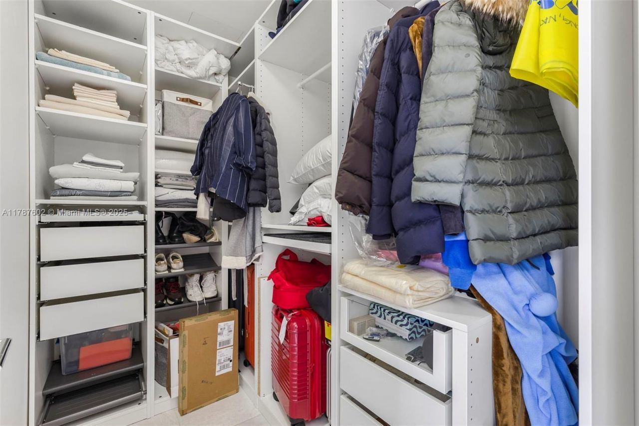 718 Valencia Ave, Unit 206, Coral Gables, FL 33134 Photo