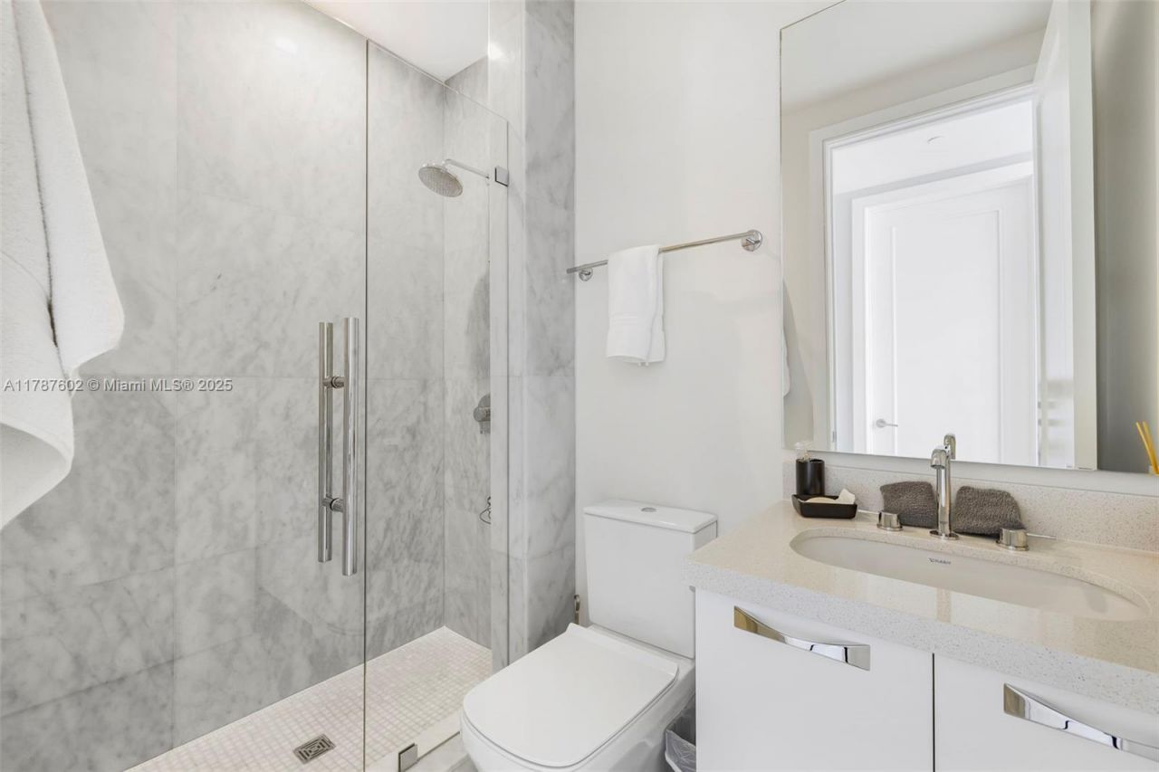 718 Valencia Ave, Unit 206, Coral Gables, FL 33134 Photo