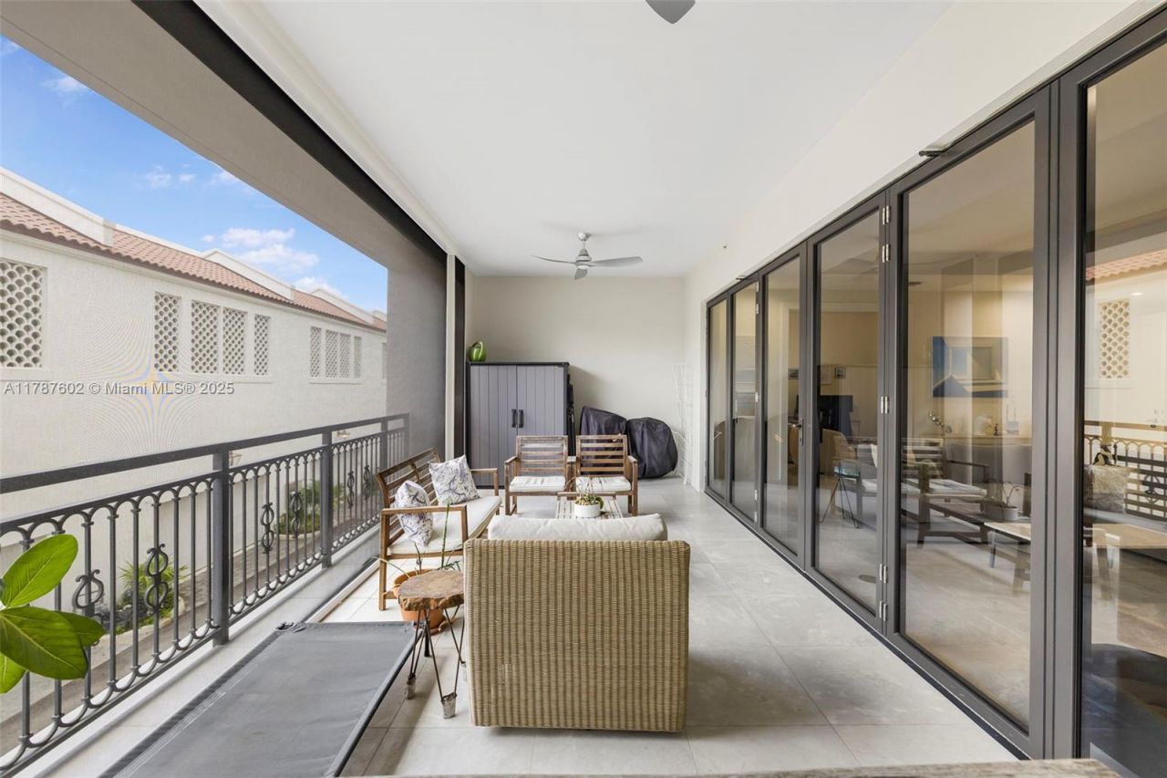 718 Valencia Ave, Unit 206, Coral Gables, FL 33134 Photo