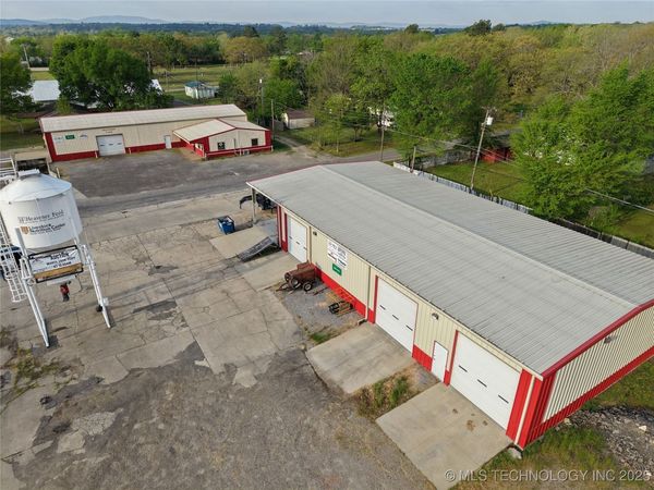 910 W 1st Street, Heavener, OK 74937