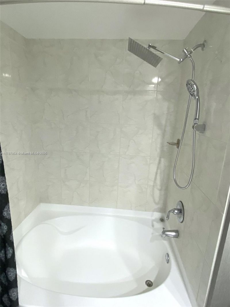 18800 NE 29th Ave, Unit 1028, Aventura, FL 33180 Photo