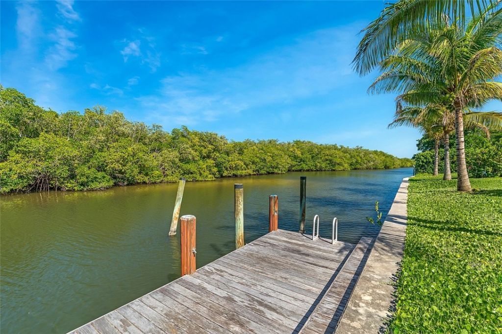 120 Coconut Palm Road, Vero Beach, FL 32963 Photo