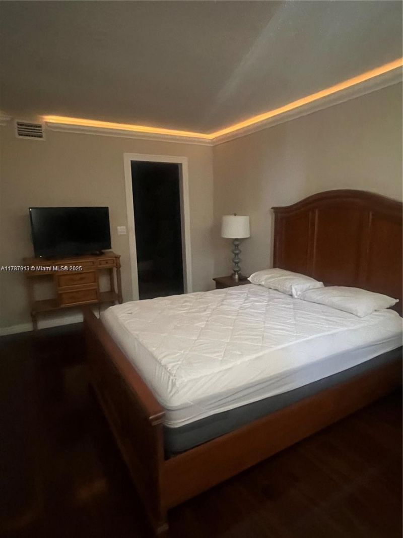 1825 S Ocean, Unit 413, Hallandale Beach, FL 33009 Photo