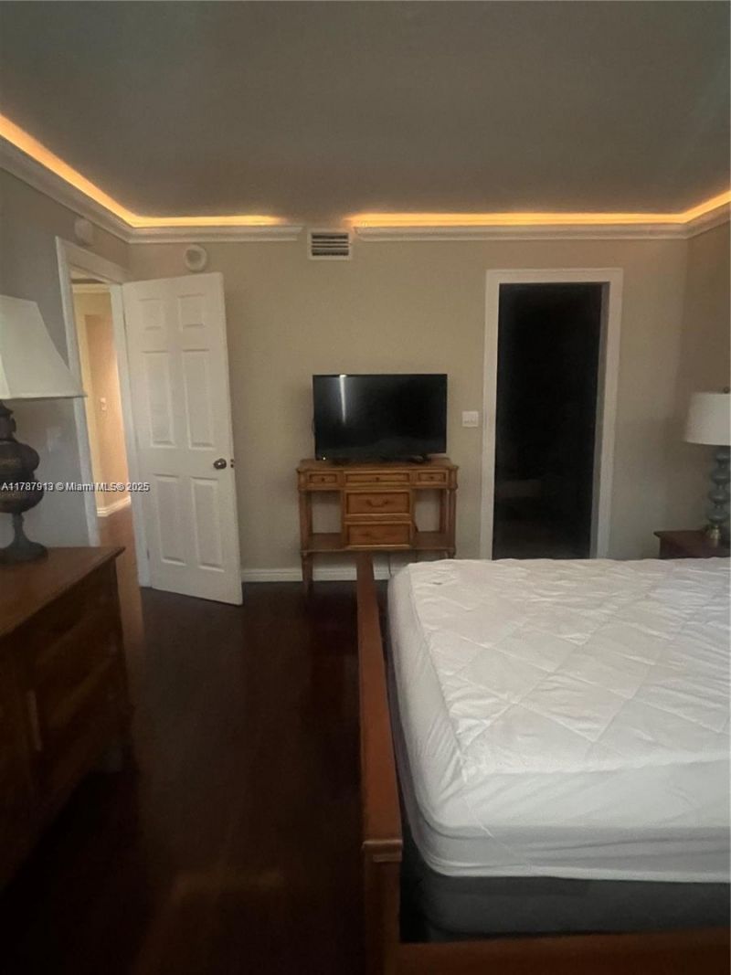 1825 S Ocean, Unit 413, Hallandale Beach, FL 33009 Photo