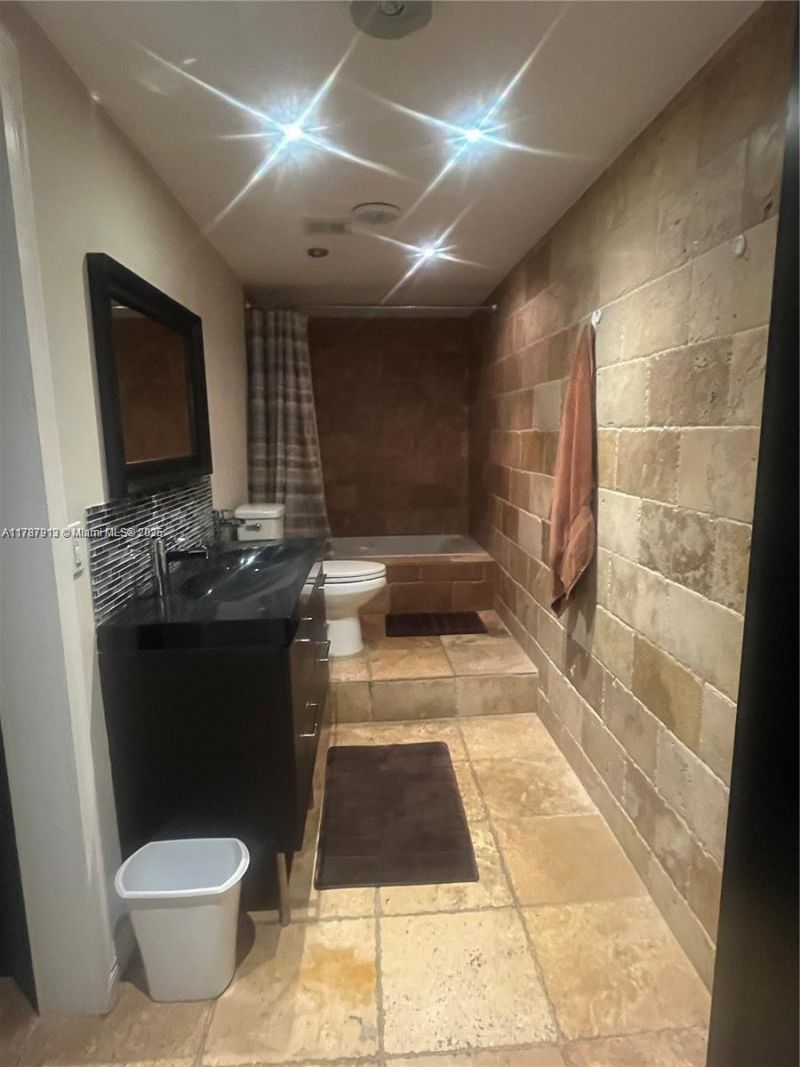 1825 S Ocean, Unit 413, Hallandale Beach, FL 33009 Photo