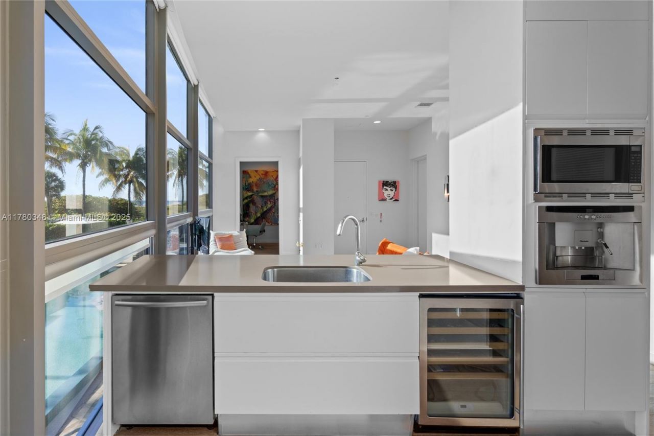 5875 Collins Ave, Unit 201, Miami Beach, FL 33140 Photo