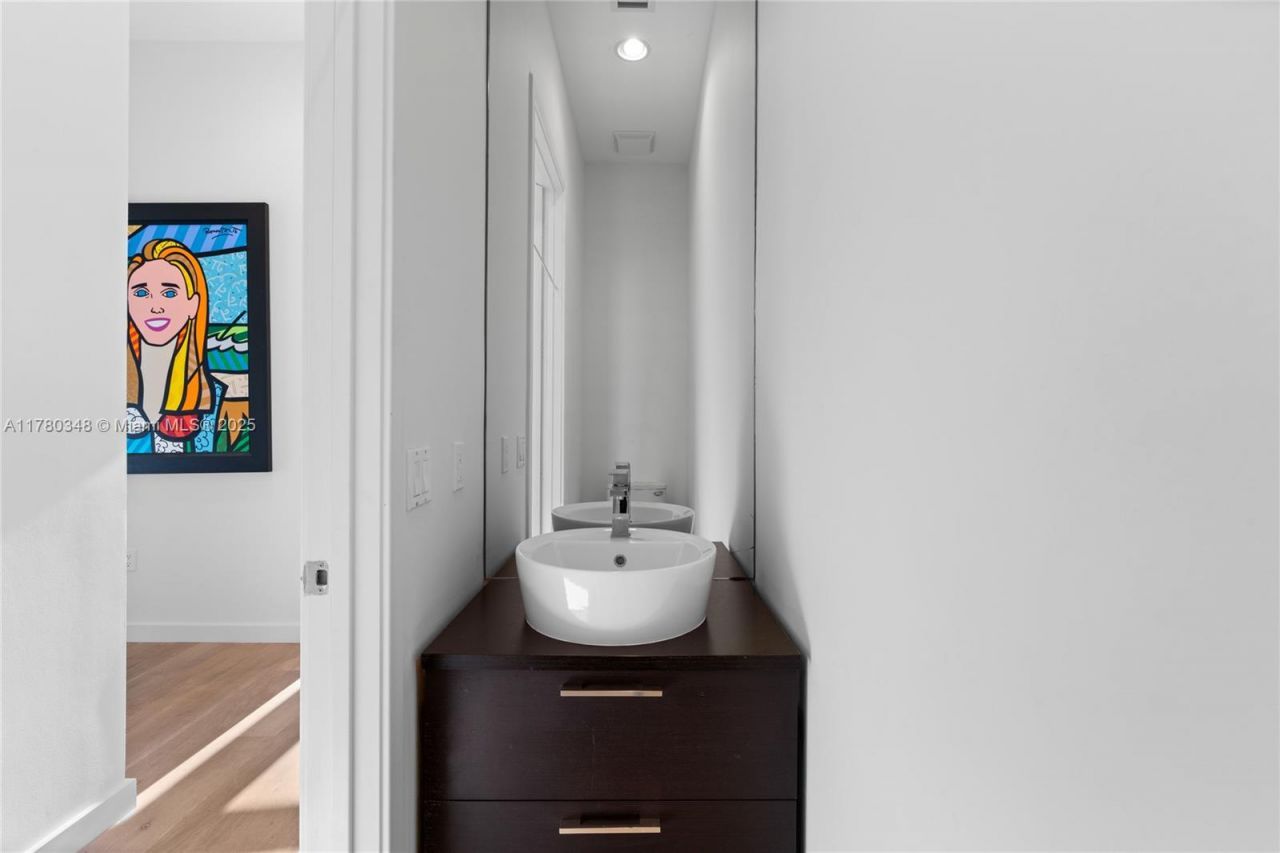 5875 Collins Ave, Unit 201, Miami Beach, FL 33140 Photo