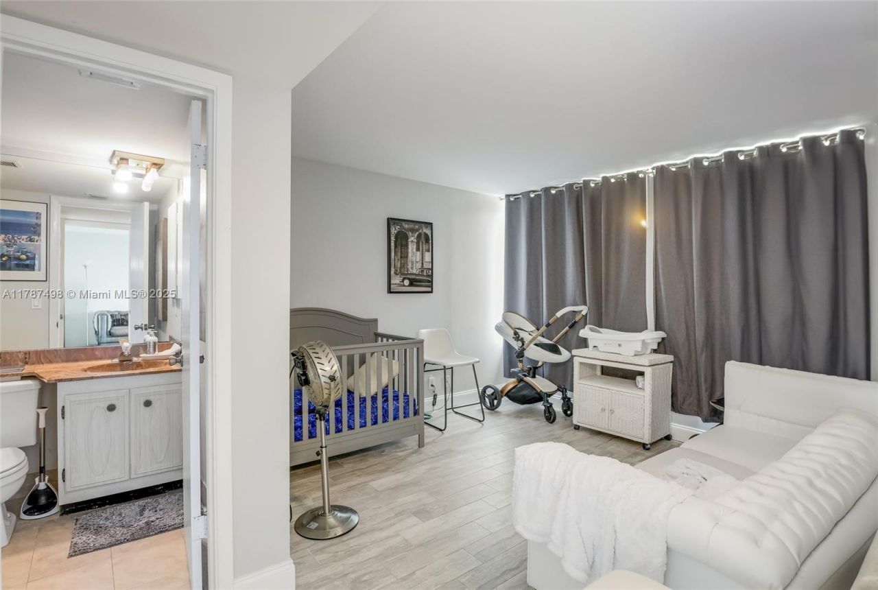 1500 Presidential Way, Unit 505, West Palm Beach, FL 33401 Photo