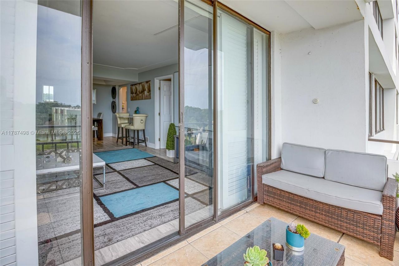 1500 Presidential Way, Unit 505, West Palm Beach, FL 33401 Photo