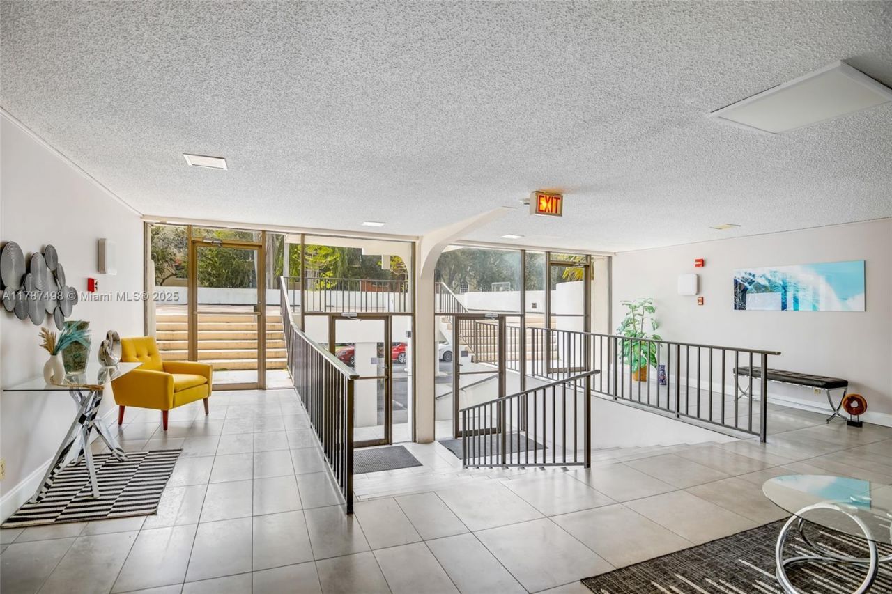 1500 Presidential Way, Unit 505, West Palm Beach, FL 33401 Photo