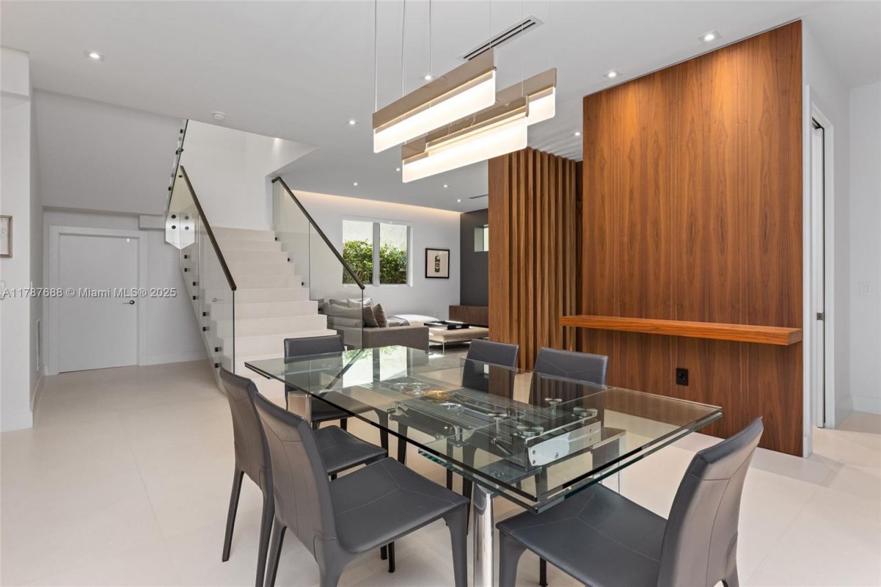 4039 Ventura Ave, Miami, FL 33133 Photo