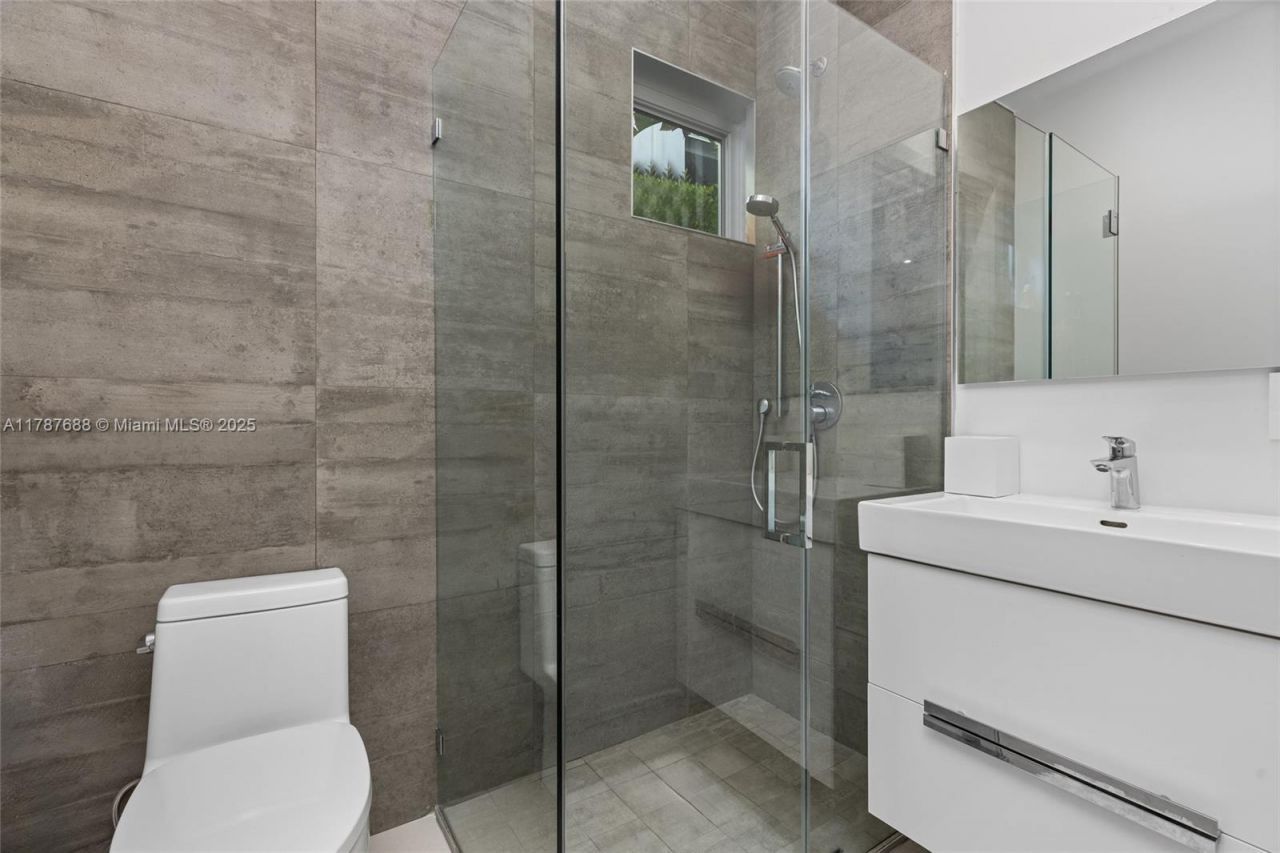 4039 Ventura Ave, Miami, FL 33133 Photo