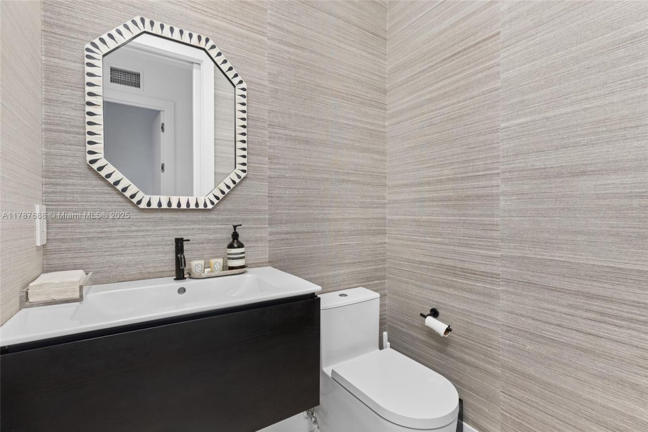 4039 Ventura Ave, Miami, FL 33133 Photo