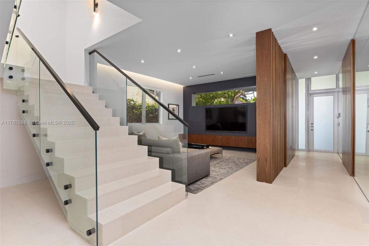 4039 Ventura Ave, Miami, FL 33133 Photo