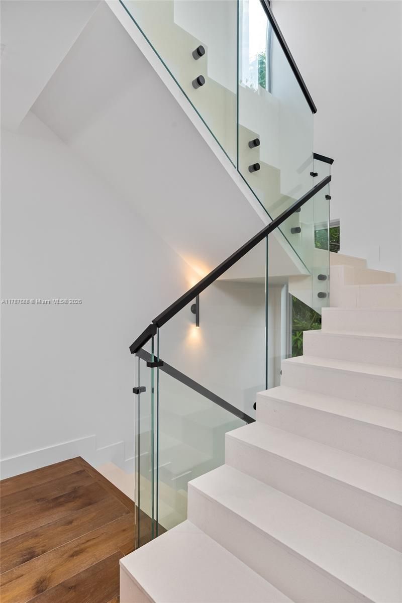 4039 Ventura Ave, Miami, FL 33133 Photo