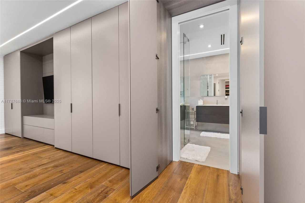 4039 Ventura Ave, Miami, FL 33133 Photo