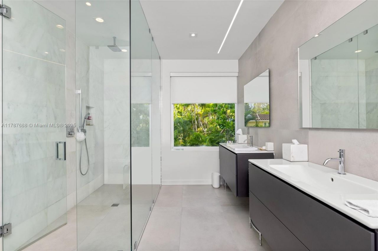 4039 Ventura Ave, Miami, FL 33133 Photo