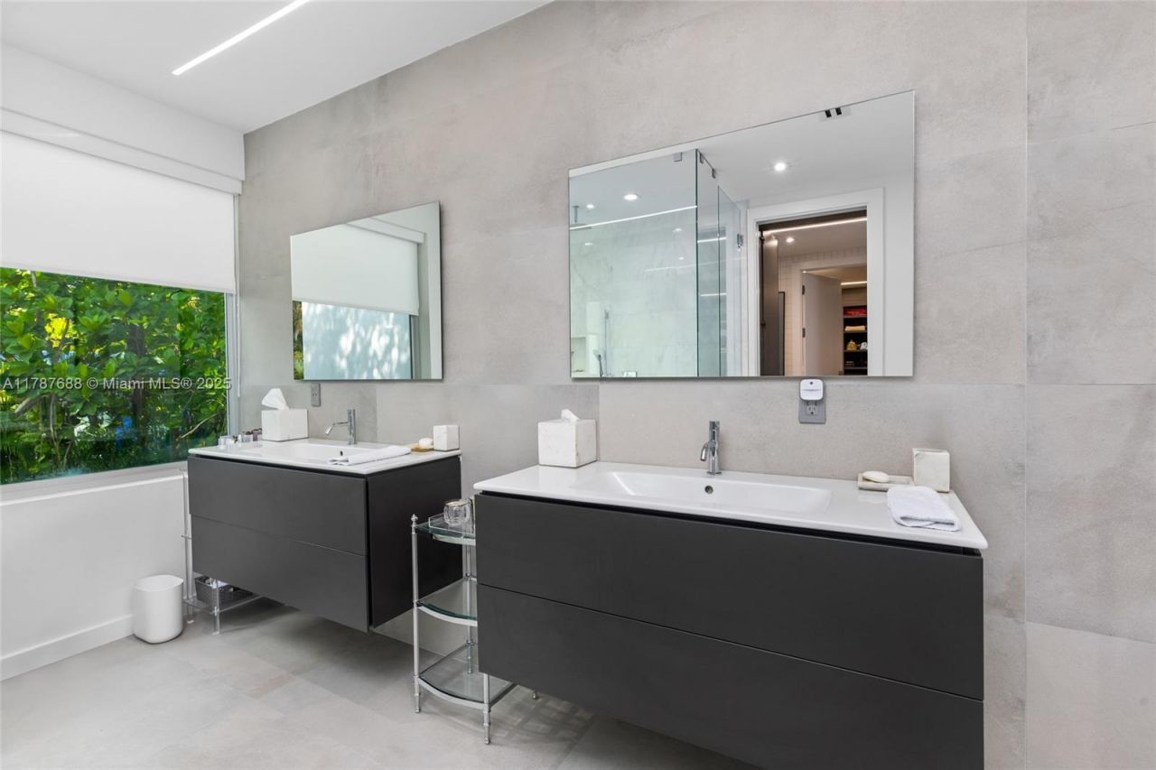 4039 Ventura Ave, Miami, FL 33133 Photo