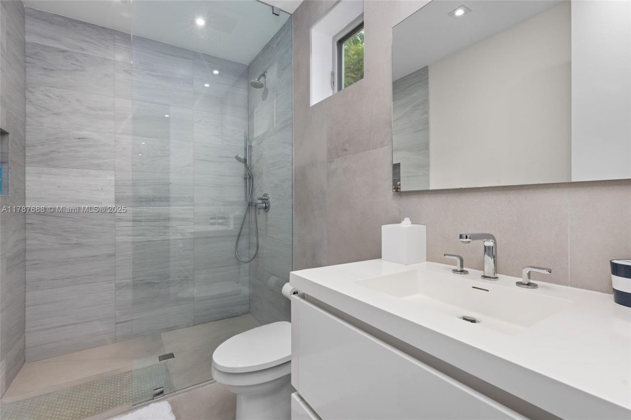 4039 Ventura Ave, Miami, FL 33133 Photo